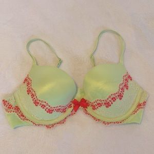 Victoria’s Secret Very Sexy Push-up Bra-Size 36C
